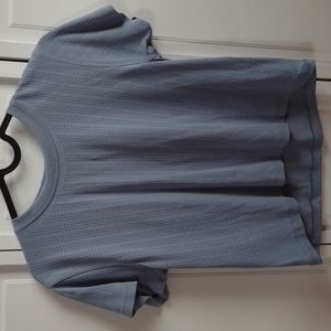 Lululemon shirt size 4